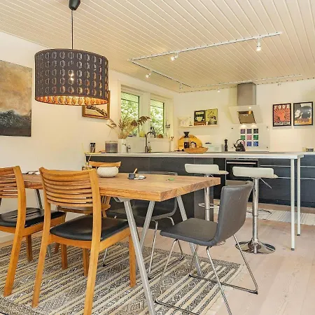 6 Person In Albaek-by Traum * Ålbæk