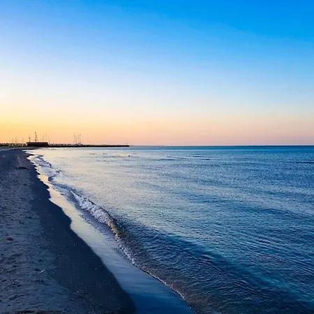 6 Person In Albaek-by Traum *